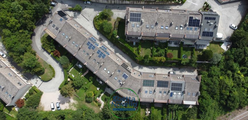 CASA A SCHIERA A VILLAZZANO