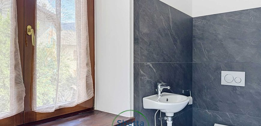 CASA INDIPENDENTE A SAMONE