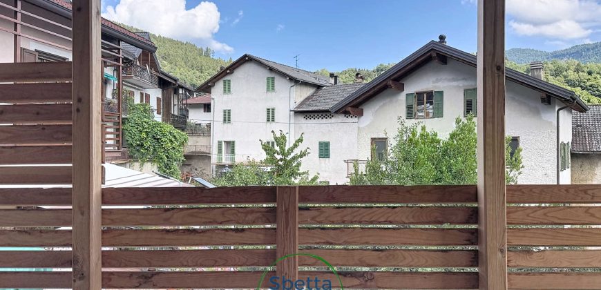 CASA INDIPENDENTE A SAMONE