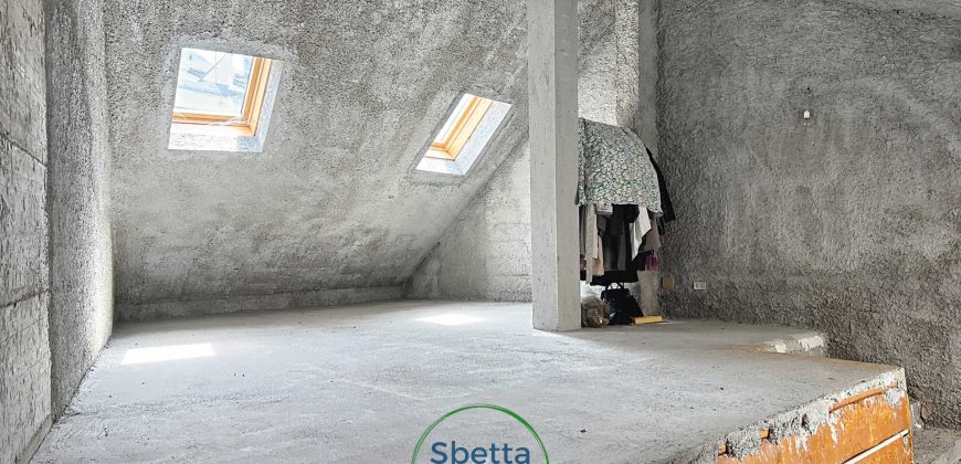 CASA A SCHIERA A VILLAZZANO