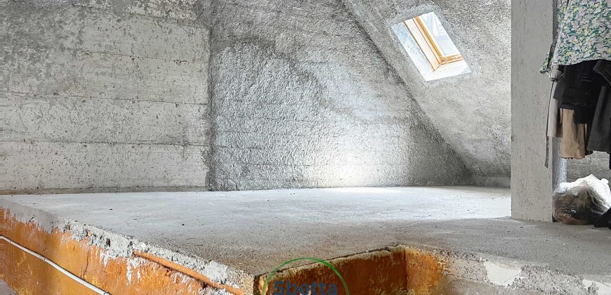 CASA A SCHIERA A VILLAZZANO