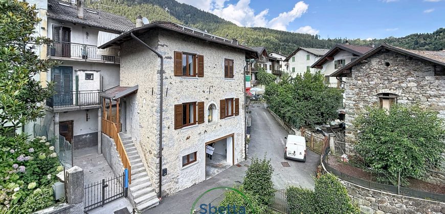 CASA INDIPENDENTE A SAMONE