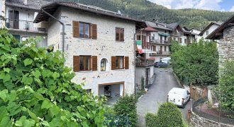 CASA INDIPENDENTE A SAMONE