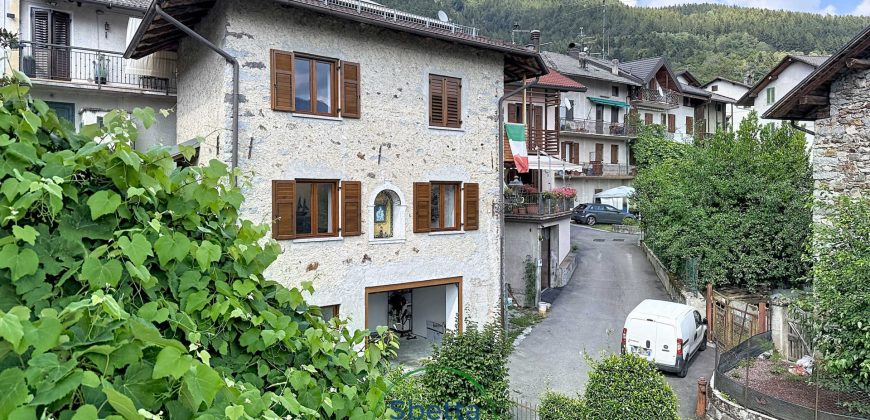 CASA INDIPENDENTE A SAMONE